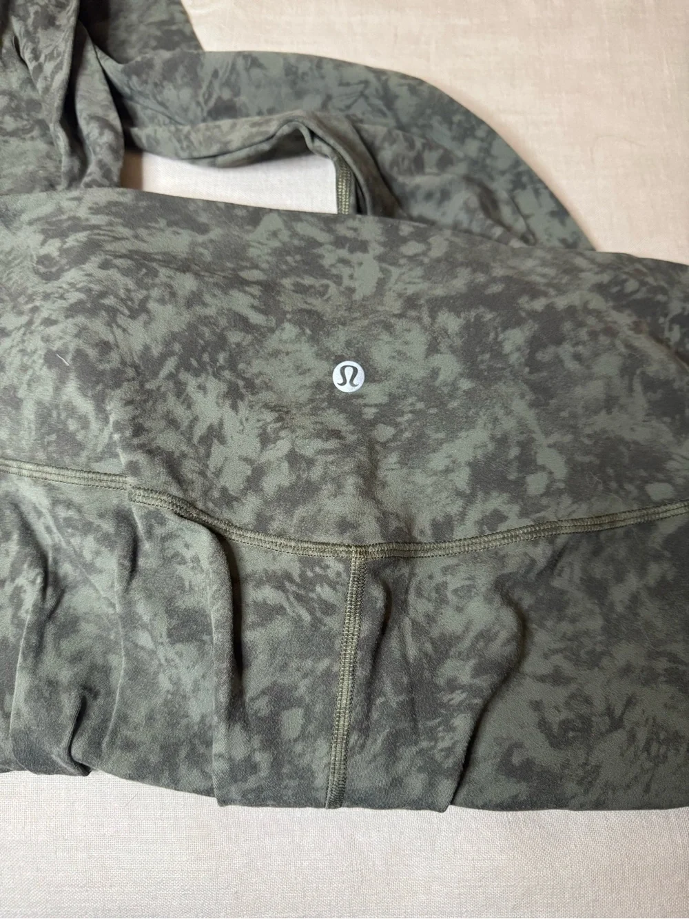 lululemon athletica green camo tie dye print align 25 inseam leggings pant Olive